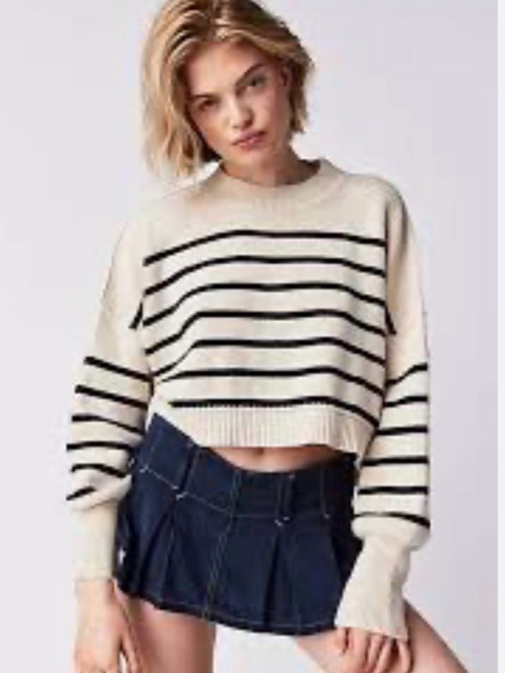 Free people easy street
cropped sweater
M . New without Tags